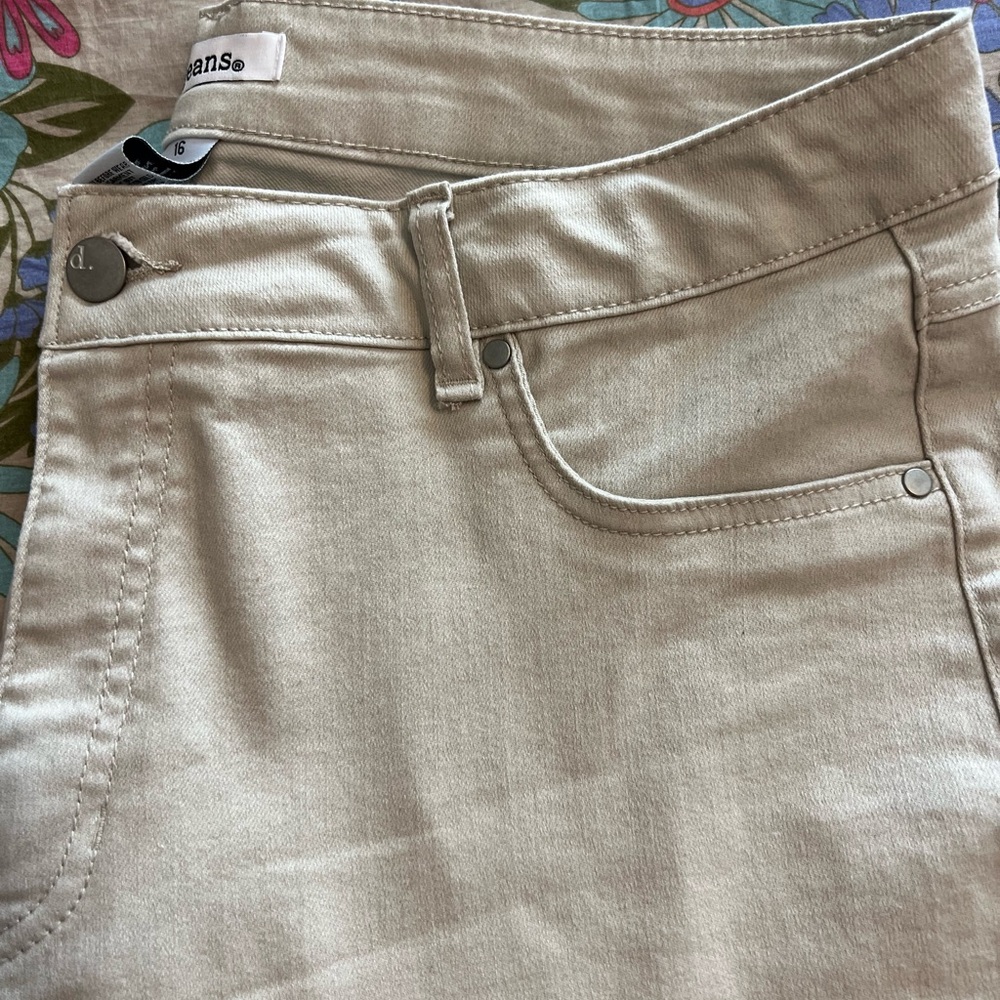 d. jeans Women's size 16  Beige stretch Skinny Jeans with pockets tuck in boots - Picture 4 of 6